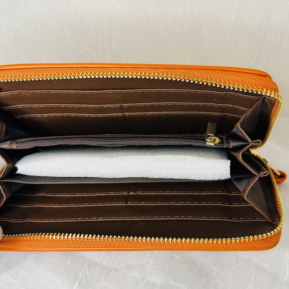 Unbranded | Elegant Orange Wristlet Clutch - Picture 4 of 5